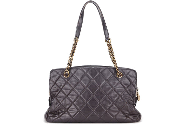 QUILTED MATELASSE LAMBSKIN CC LOGO SHOULDER BAG (1739xxxx) GOLD HARDWARE, NO CARD & DUST COVER