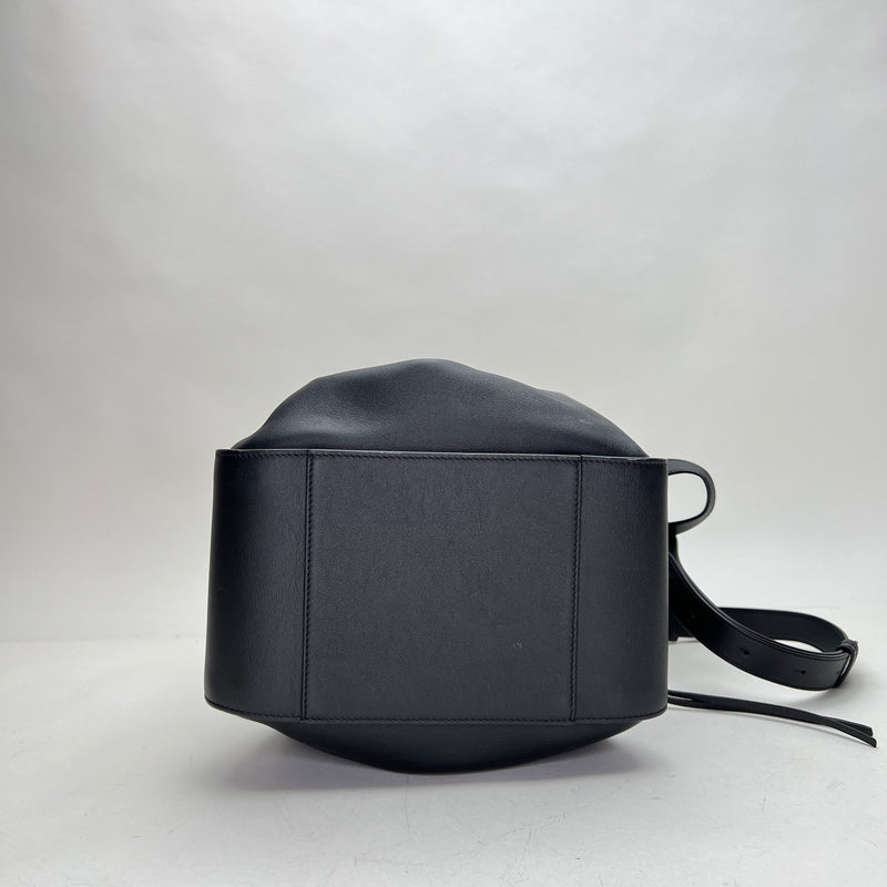 HAMMOCK SMALL Shoulder bag in Calfskin, Silver Hardware