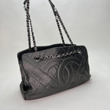 Petite timeless tote petite Shoulder bag in Caviar leather, Silver Hardware