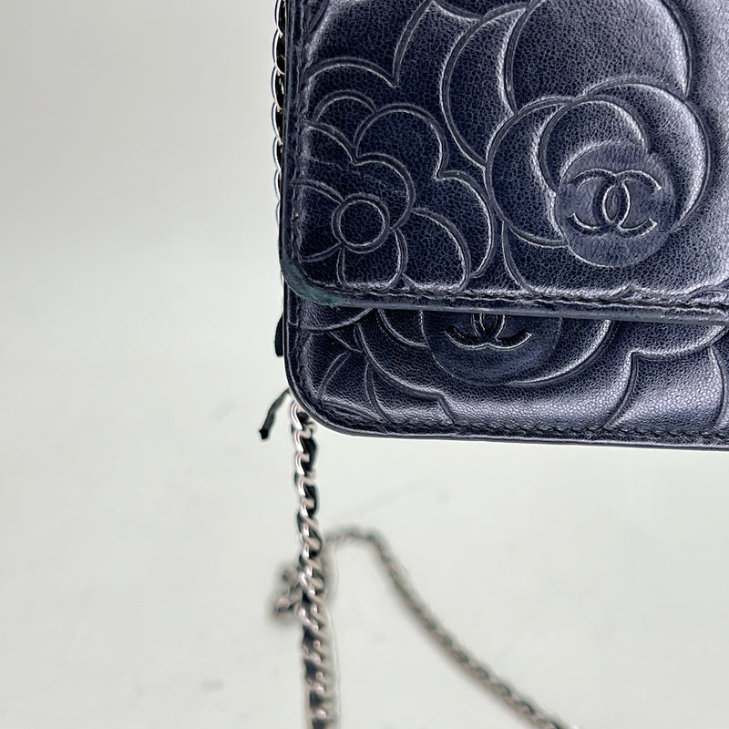 Camellia Wallet on chain in Lambskin, Silver Hardware
