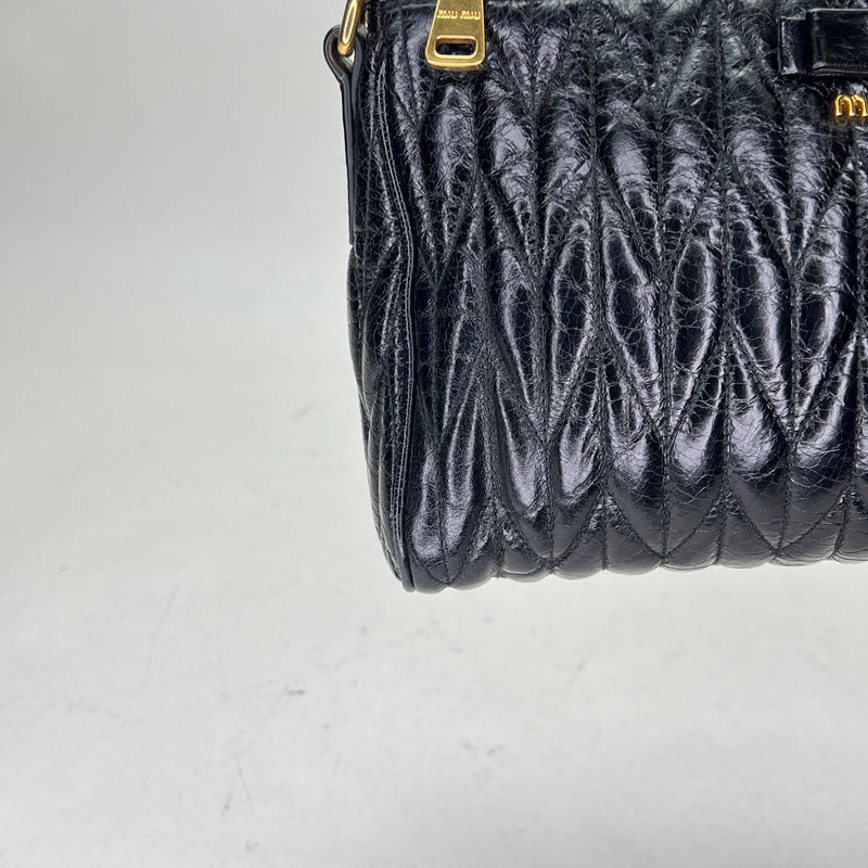 Matelasse shoulder bag 24cm x 16cm x 9cm Shoulder bag in Goat leather, Gold Hardware