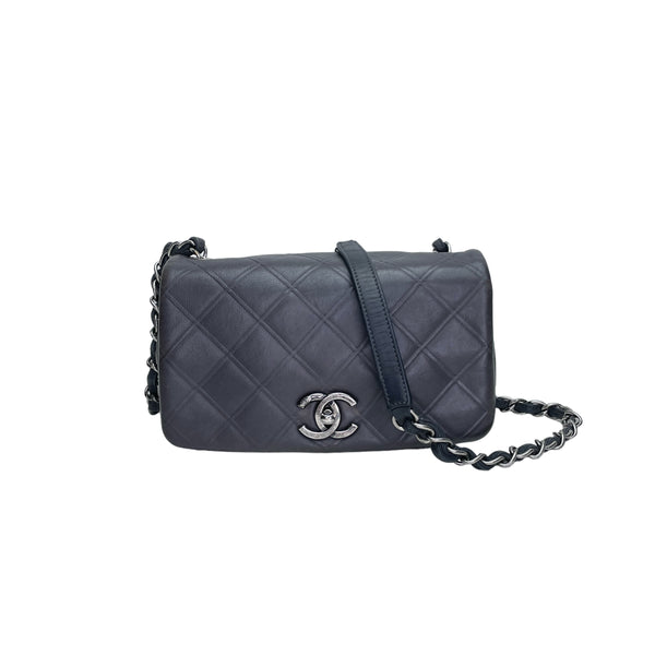 Quilted Flap Bag One Size Crossbody bag in Lambskin, Ruthenium Hardware