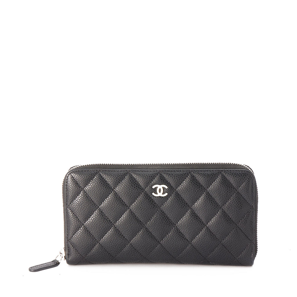 Timeless LONG CHANEL CLASSIC ZIPPED WALLET IN SILVER QUILTED