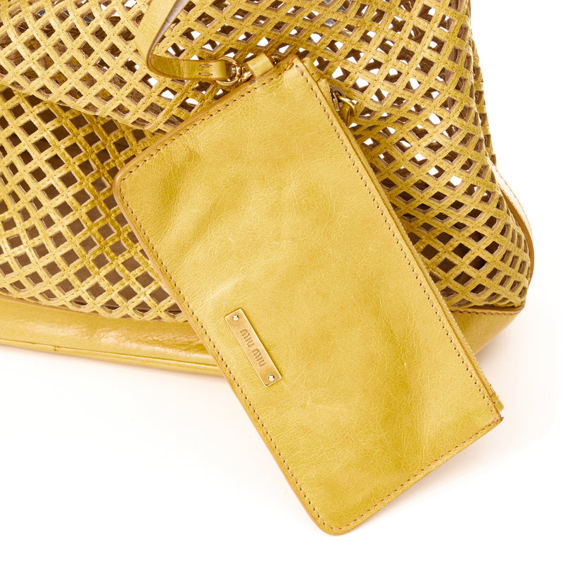 Cut Out Shoulder bag in Calfskin, Gold Hardware