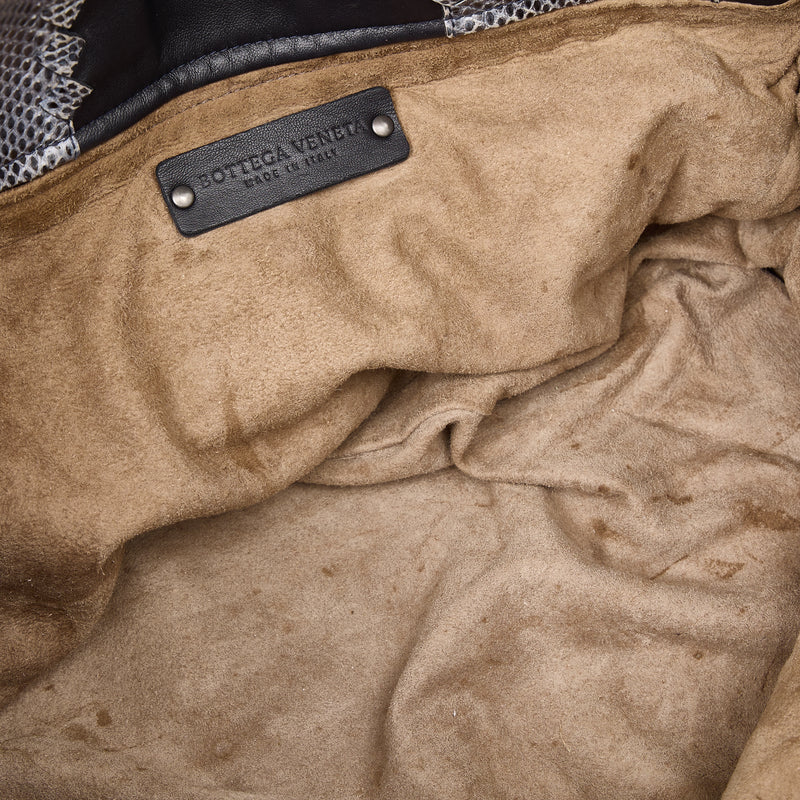 Classic Shoulder bag in Intrecciato Leather, Ruthenium Hardware