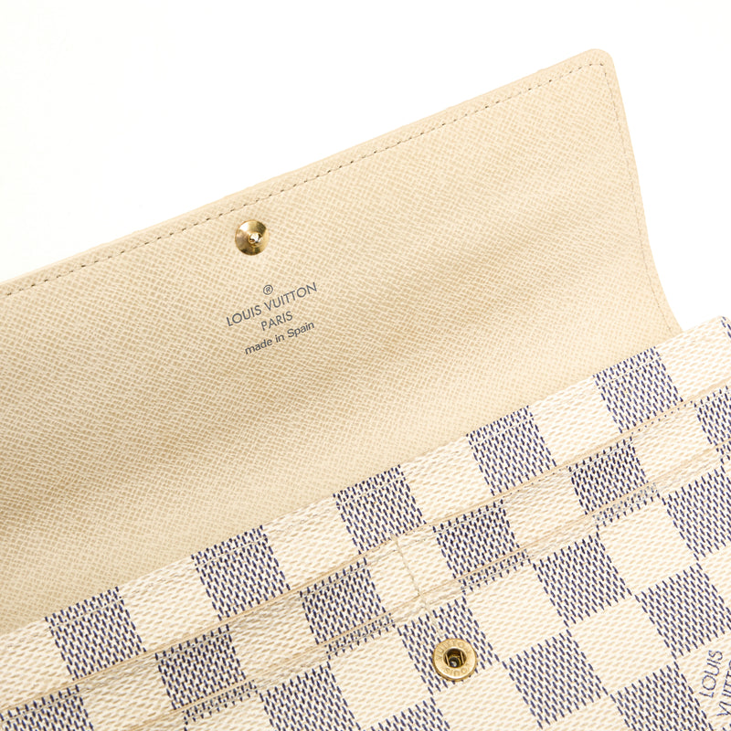 Sarah Damier Wallet in Coated Canvas, Gold Hardware