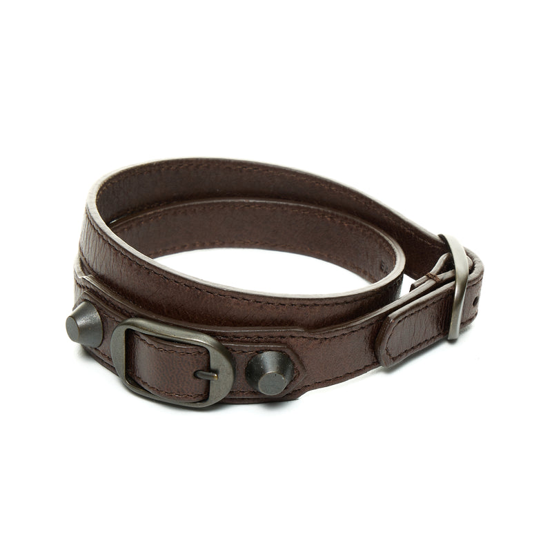 Triple Tour Bracelet Jewellery Accessories in Distressed Leather, Ruthenium Hardware