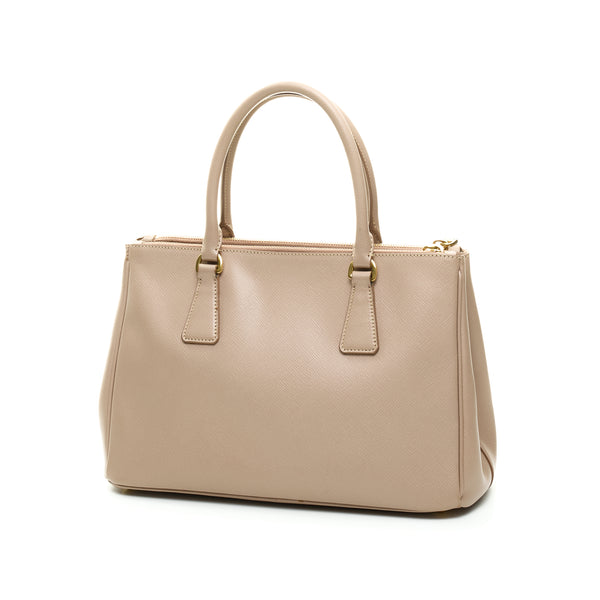 Galleria Top handle bag in Saffiano Leather, Gold Hardware
