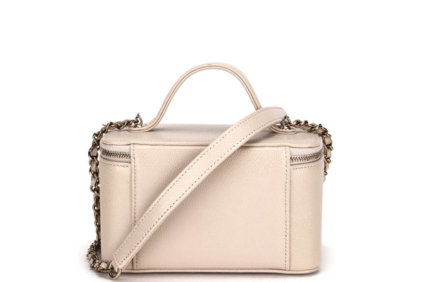 MATELASSE SMALL VANITY CASE CHAIN SHOULDER BAG (K59Jxxxx) CAVIAR LEATHER BEIGE COLOR GOLD HARDWARE, WITH DUST COVER & BOX