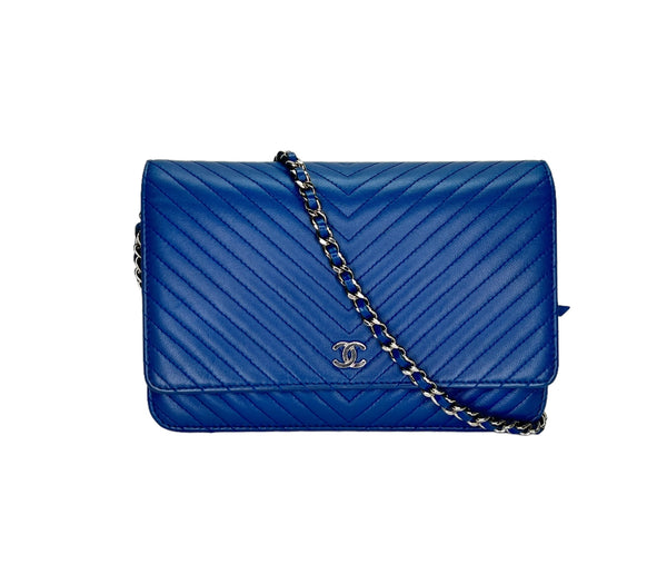 Classic Chevron Blue Wallet on Chain in Lambskin, Silver hardware