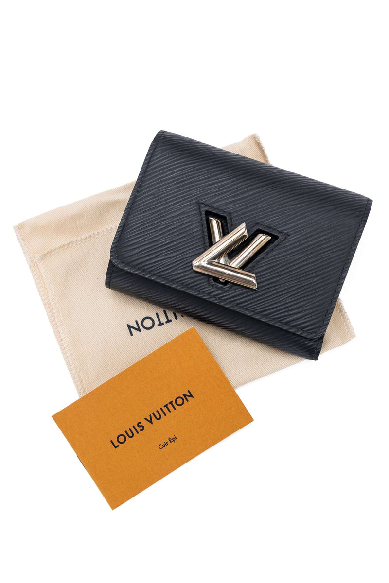 Lv Twist Compact Wallet Reviewed