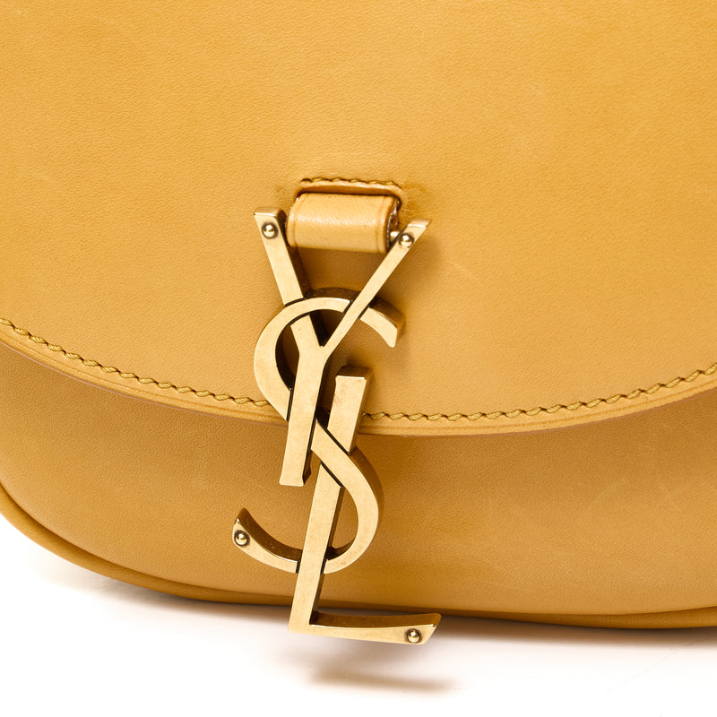 Kaia Small Shoulder bag in Leather, Gold Hardware