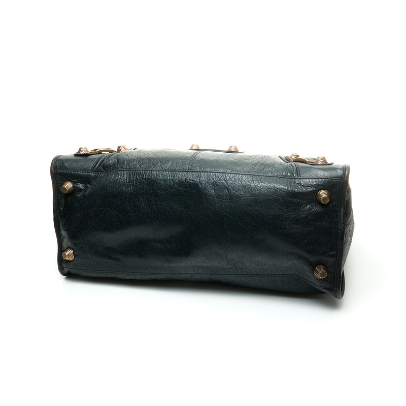 City Giant Top handle bag in Distressed Leather, Antique Brass Hardware