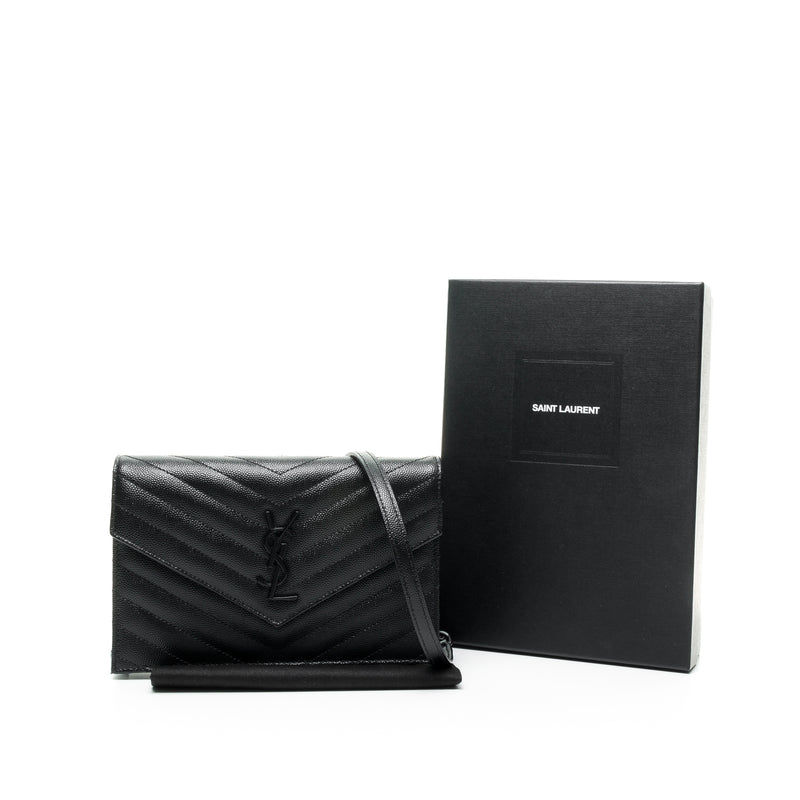 Cassandre Wallet on chain in Caviar Leather, Lacquered Metal Hardware