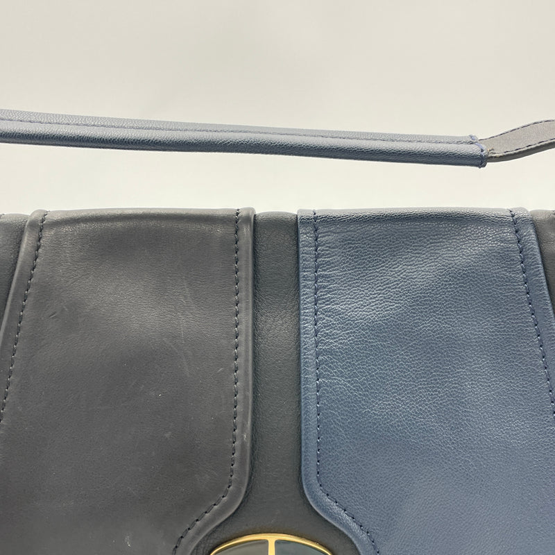Anna Shoulder Bag Shoulder bag in Calfskin, Gold Hardware