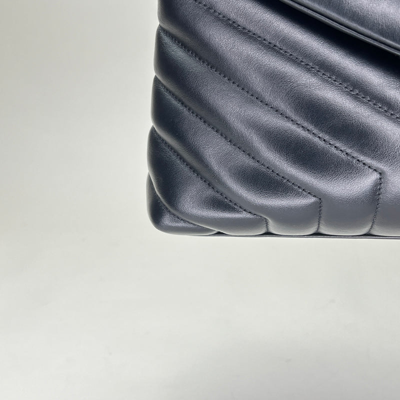 Medium Loulou Medium Shoulder bag in Calfskin, Gold Hardware
