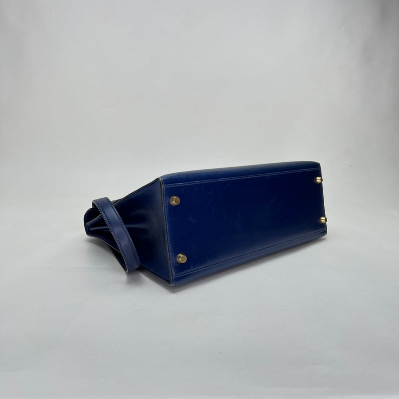 Kelly 32 Top handle bag in Calfskin, Gold Hardware