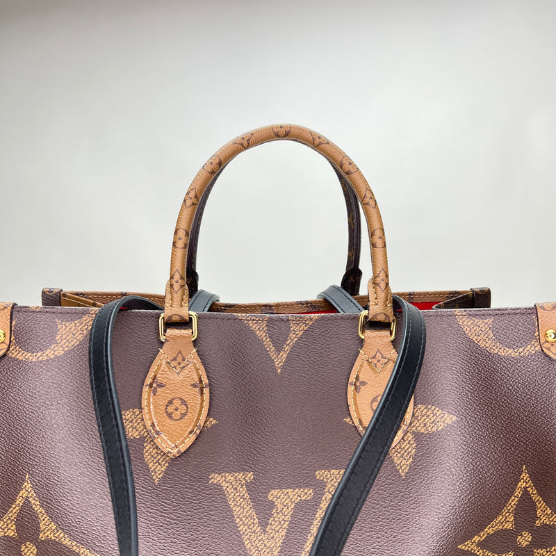 OnTheGo MM Tote bag in Monogram coated canvas, Gold Hardware