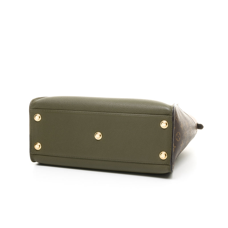 On My Side MM Top handle bag in Calfskin, Gold Hardware