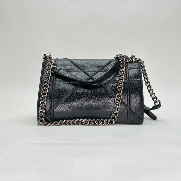 Diorama Medium Shoulder bag in Distressed leather, Silver Hardware