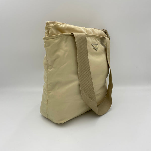 Logo Shoulder bag in Nylon, Silver Hardware