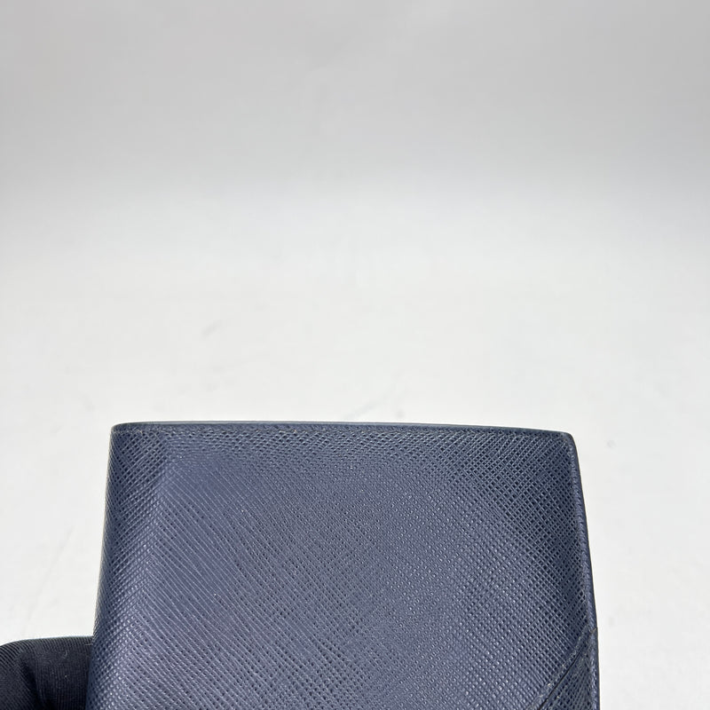 Bifold Wallet in Saffiano leather, Silver Hardware
