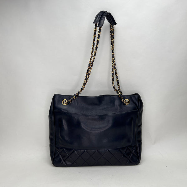 Vintage Quilted Chain Tote bag in Lambskin, Gold Hardware