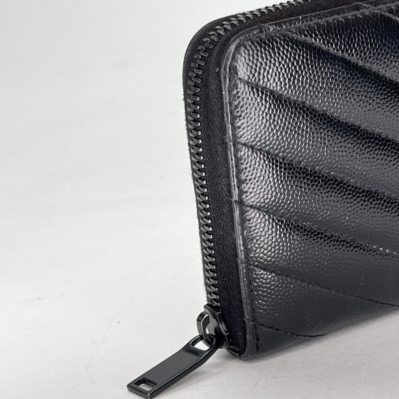 Matelasse Chevron Zip Around Long Wallet in Caviar leather, Acetate Hardware