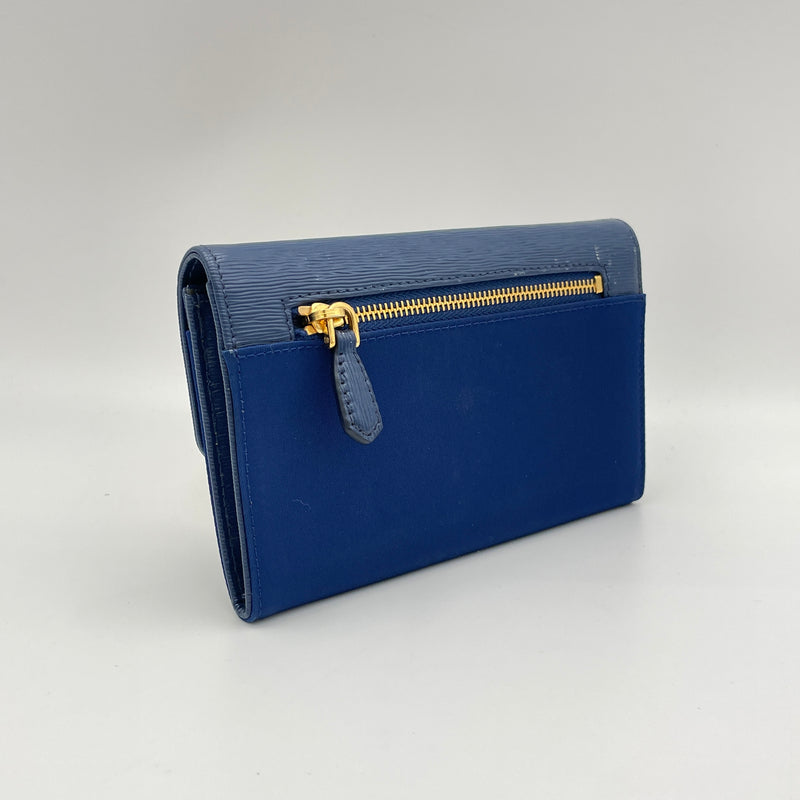 Logo Plaque Flap Blue Wallet in Nylon, Gold hardware