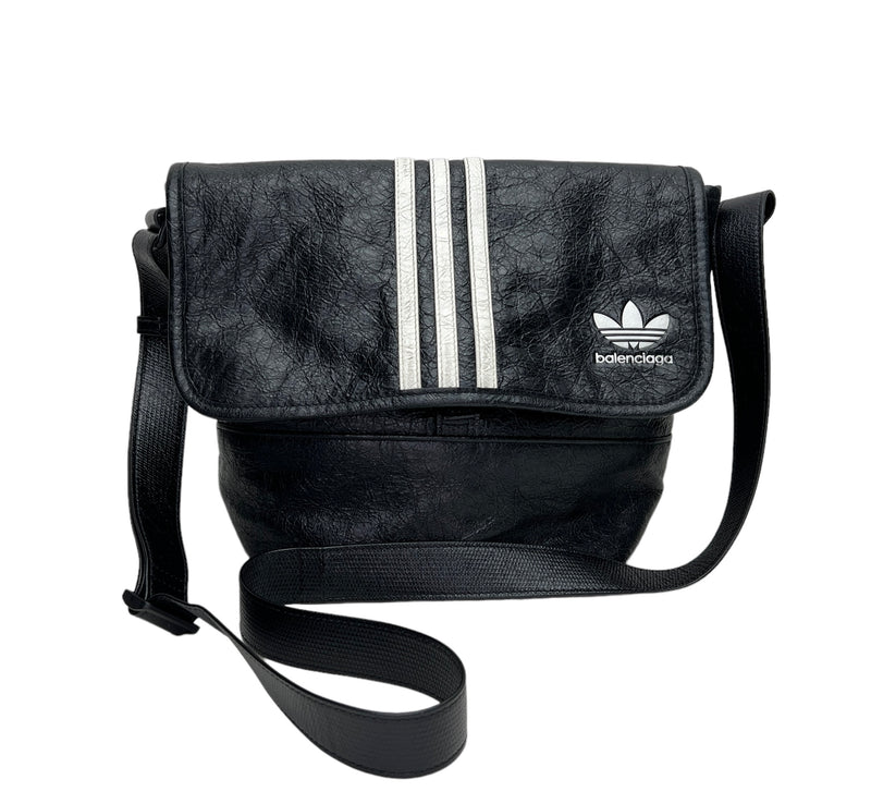X Adidas Flap Messenger bag in Distressed leather, N/A Hardware
