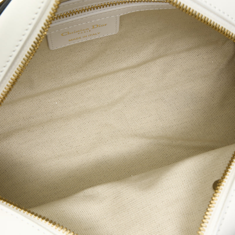 Vibe Medium Top handle bag in Calfskin, Gold Hardware