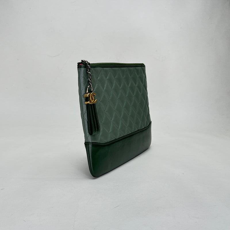 O Case Gabrielle Green Clutch in Lambskin, Mixed hardware