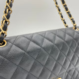 Classic Flap Jumbo Shoulder bag in Caviar leather, Gold Hardware