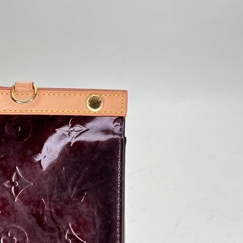 Amarante Monogram Vernis Roxbury Drive Shoulder bag in Patent leather, Gold Hardware
