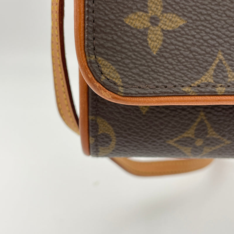 Pochette Twin GM Crossbody bag in Monogram coated canvas, Gold Hardware