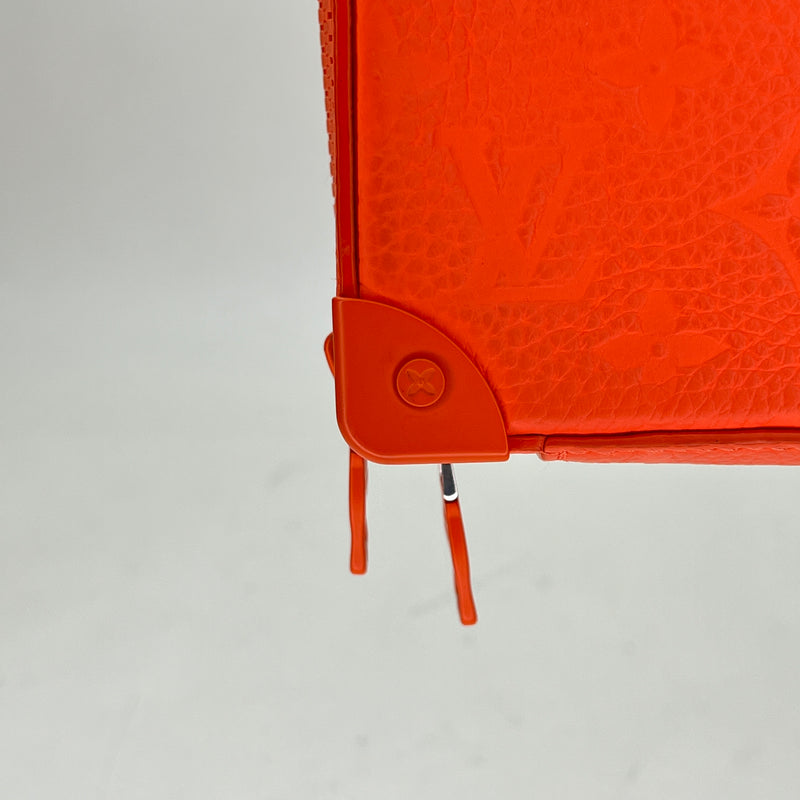 TAURILLON SOFT TRUNK Clutch in Monogram Empreinte leather, N/A Hardware