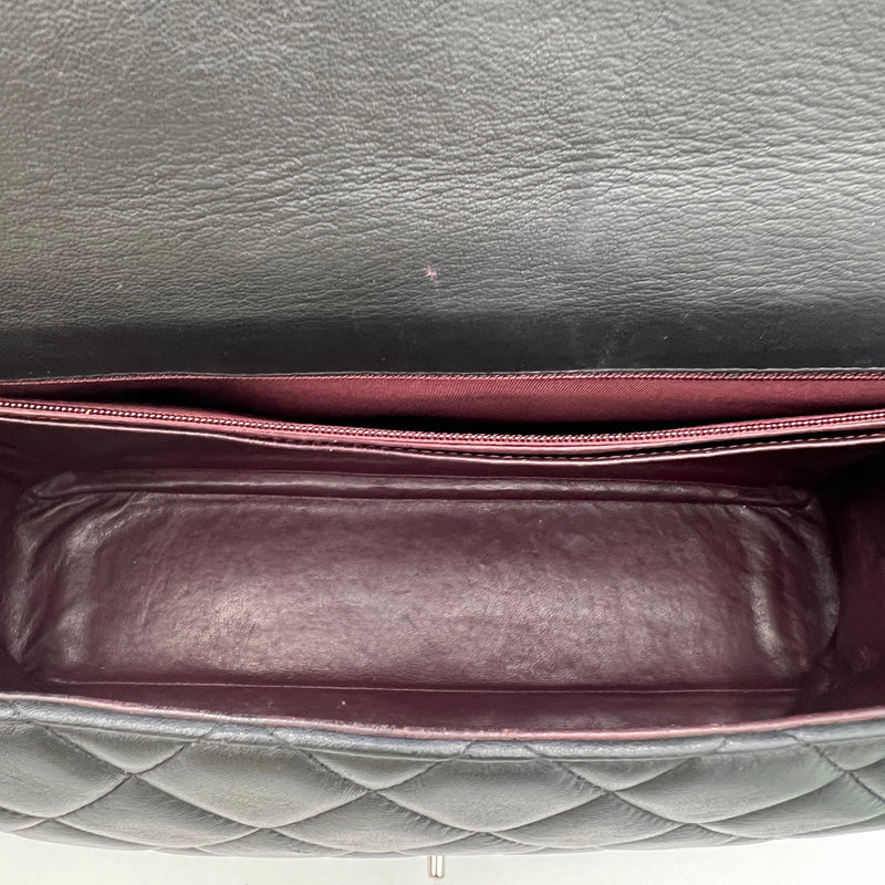 Claasic Maxi Single Flap Shoulder bag in Lambskin, Silver Hardware
