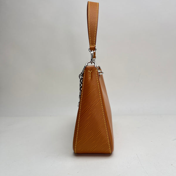 Marelle Shoulder bag in Epi leather, Silver Hardware