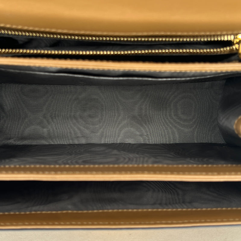 Zumi Shoulder bag in Calfskin, Gold Hardware
