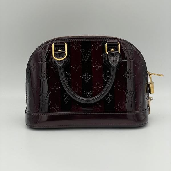 Vernis Alma BB Top handle bag in Patent leather, Gold Hardware