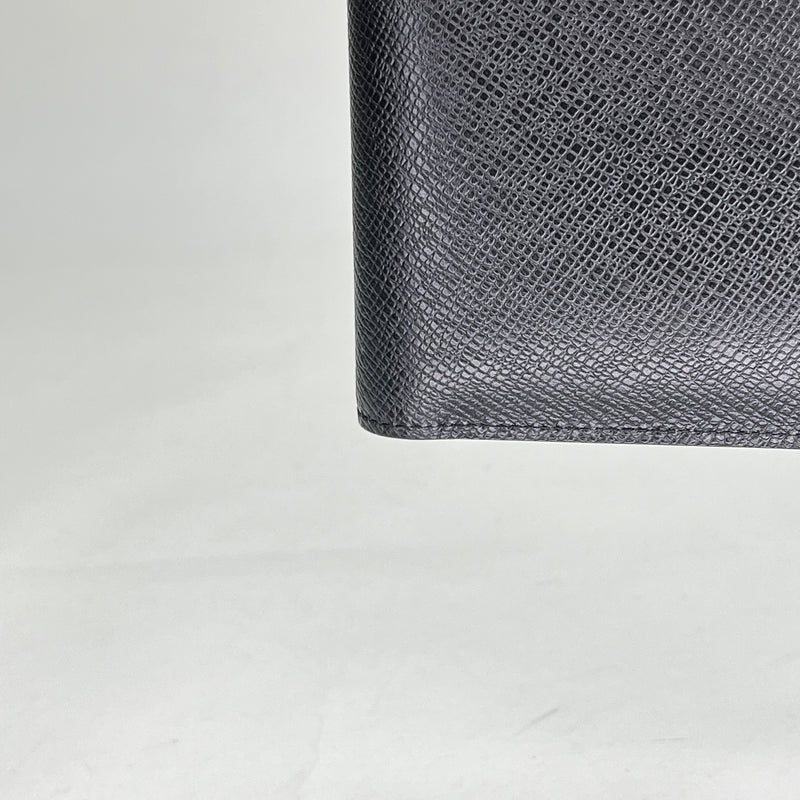 Slender Wallet in Taiga leather, Silver Hardware