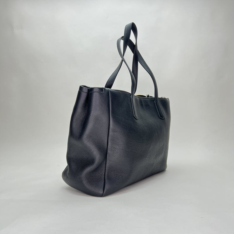 Tote Shoulder bag in Calfskin, Silver Hardware
