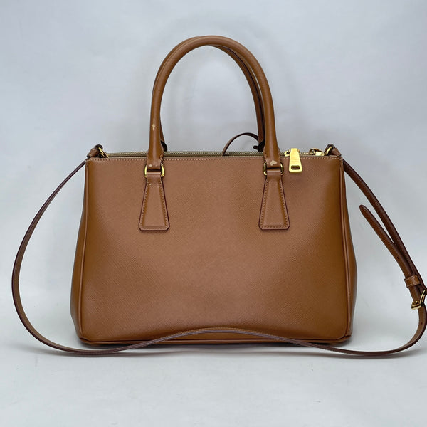 Galleria Top handle bag in Saffiano leather, Gold Hardware