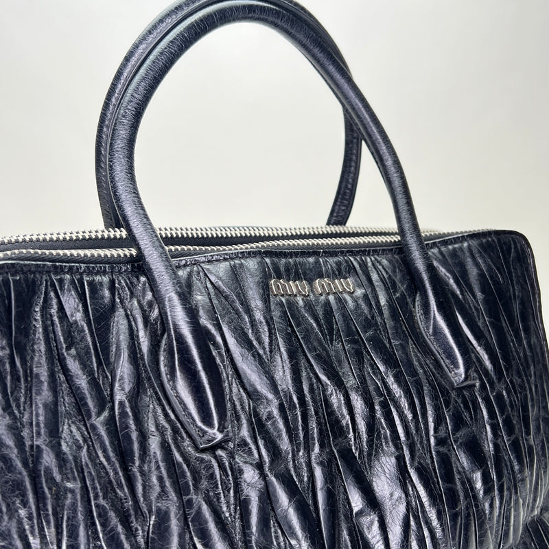 Matelasse Top handle bag in Distressed leather, Silver Hardware