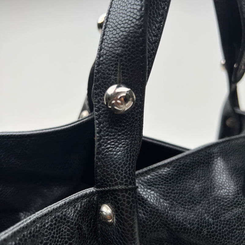 Pocket in the city Shoulder bag in Caviar leather, Ruthenium Hardware