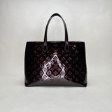 Wilshire Top handle bag in Patent leather, Gold Hardware