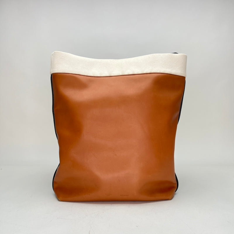 Band Twisted Cabas Shoulder bag in Calfskin, Gold Hardware