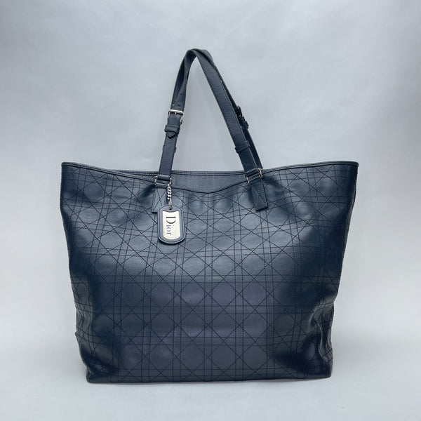 Cannage Quilted Shopping Tote bag in Calfskin, Silver Hardware