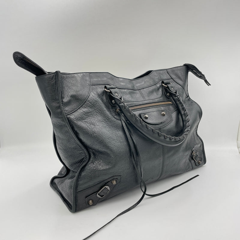Monday Top handle bag in Distressed leather, Gunmetal Hardware