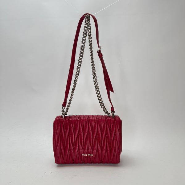 Matelasse Flap Crossbody bag in Lambskin, Silver Hardware